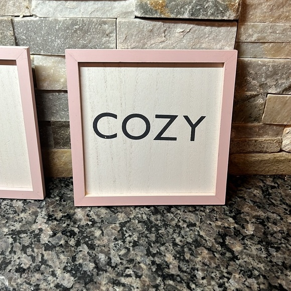 Let’s get cozy set of 3 wall plaques - Picture 4 of 5